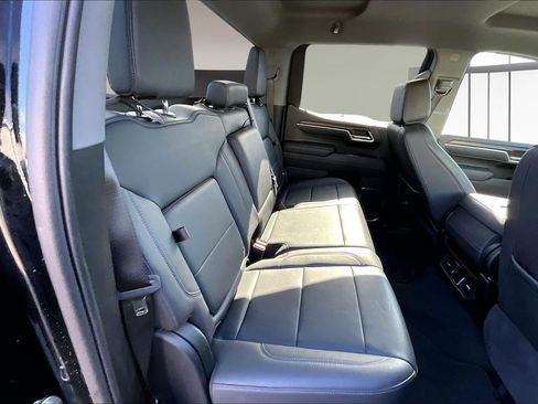 Used 2025 GMC Sierra 1500 SLT image 26