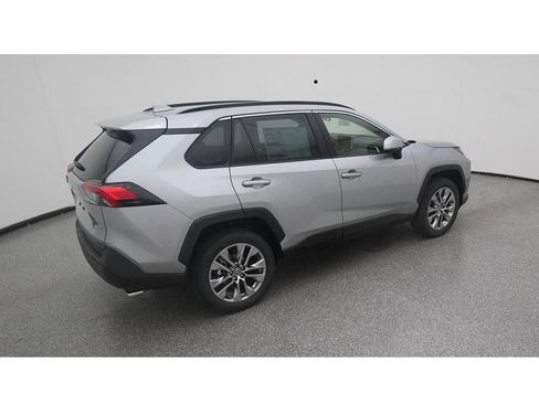 Used 2023 Toyota RAV4 XLE Premium FWD image 12