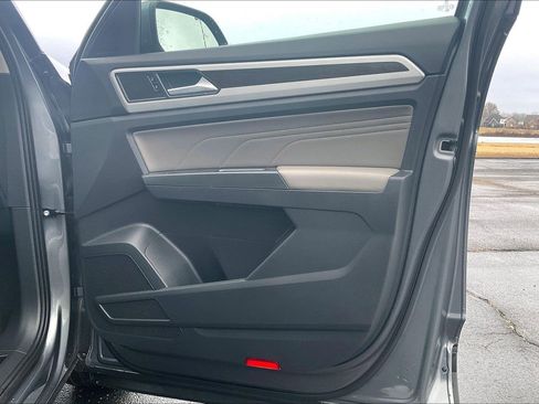 Used 2022 Volkswagen Atlas SE image 19