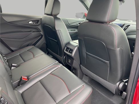 Used 2024 Chevrolet Equinox RS w/ RS Leather Package image 32