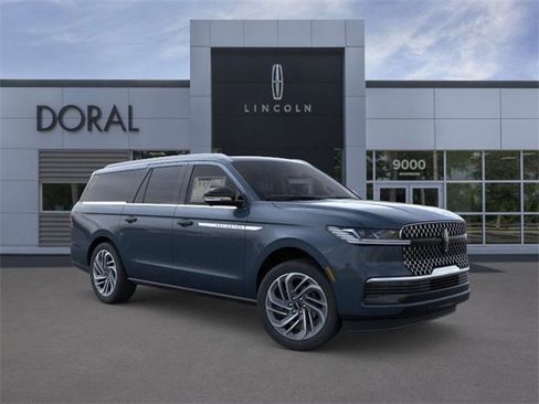 New 2025 Lincoln Navigator L Reserve image 7