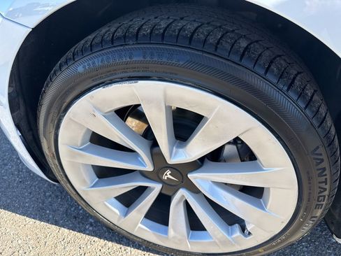 Used 2022 Tesla Model 3 image 10