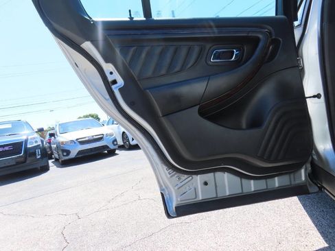 Used 2015 Ford Taurus Limited FWD image 36