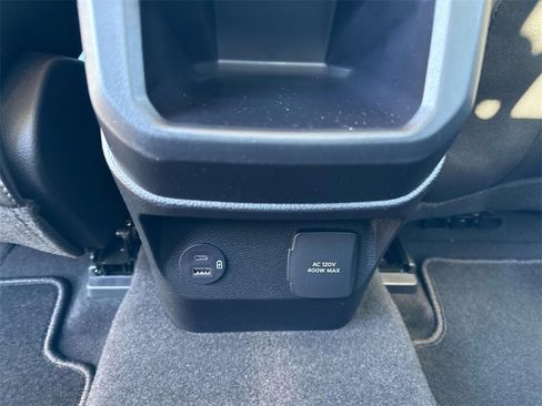 Used 2024 Ford Ranger Lariat w/ FX4 Off-Road Package image 19