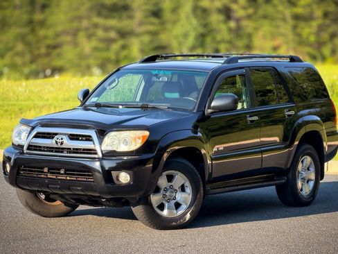 Used 2007 Toyota 4Runner Sport AWD/4WD image 2