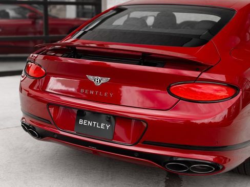 Used 2024 Bentley Continental GT image 24