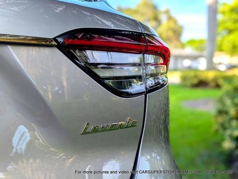 Used 2021 Maserati Levante AWD/4WD image 83