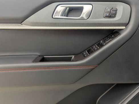 New 2026 Ford Explorer ST-Line w/ ST-Line Street Pack image 13