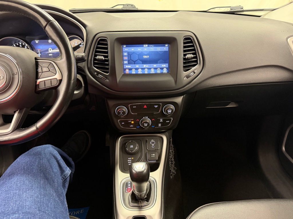 Used 2021 Jeep Compass Latitude w/ Convenience Group AWD/4WD image 23