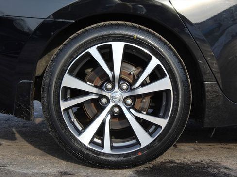 Used 2017 Nissan Maxima Platinum image 26