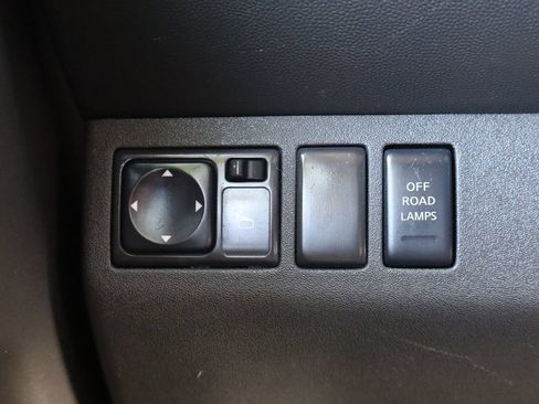 Used 2013 Nissan Xterra PRO-4X w/ Pro-4x Leather Pkg AWD/4WD image 28