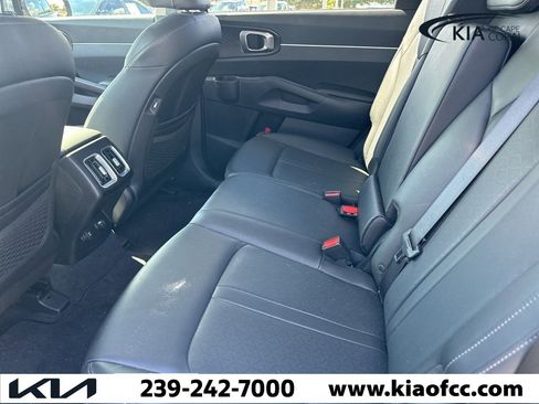 Used 2022 Kia Sorento S image 4