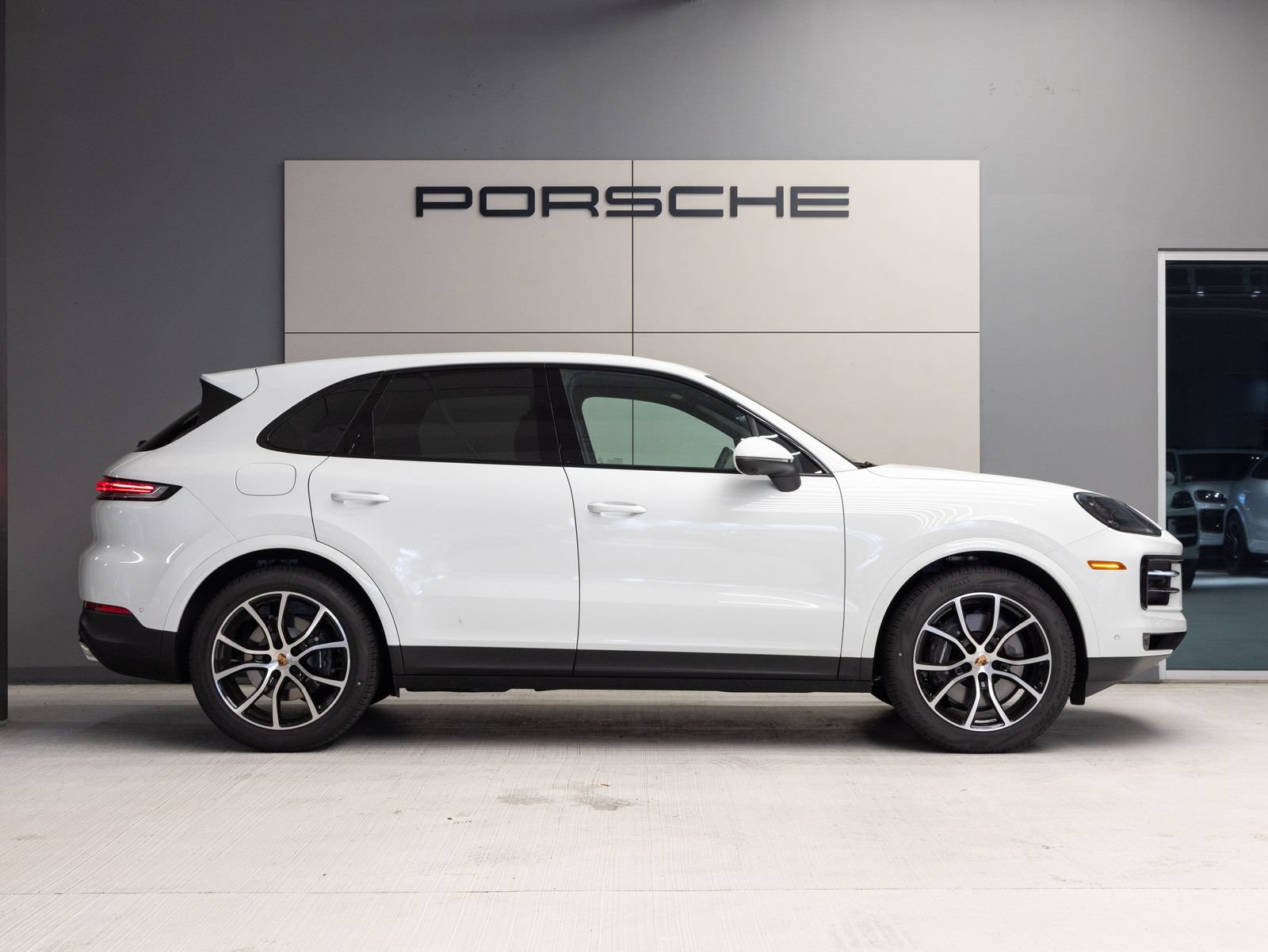 Certified 2026 Porsche Cayenne AWD/4WD image 8