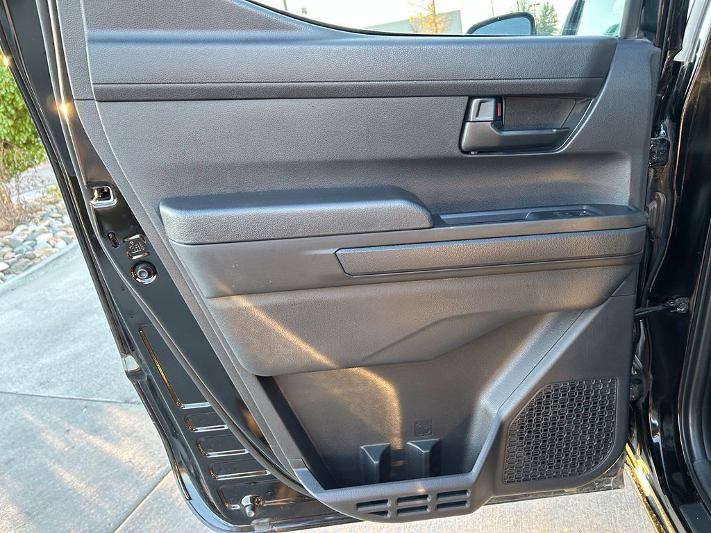 Used 2025 Toyota Tacoma SR5 AWD/4WD image 22