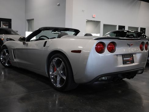 Used 2005 Chevrolet Corvette Convertible w/ Preferred Equipment Group image 4