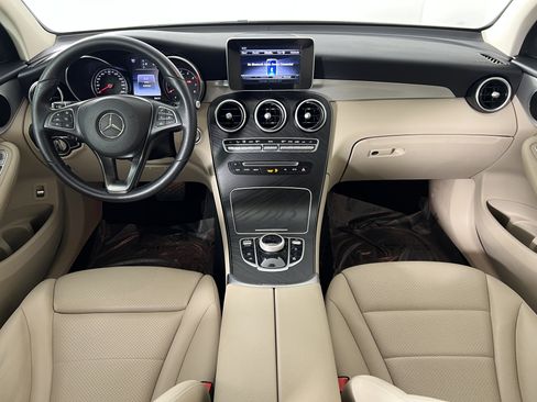 Used 2019 Mercedes-Benz GLC 300 4MATIC image 21