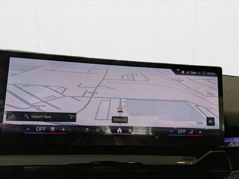 Used 2025 BMW 530i xDrive w/ Premium Package image 13