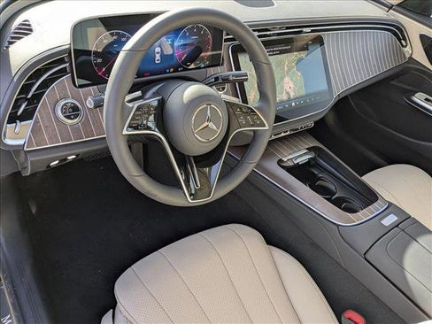Used 2025 Mercedes-Benz E 350 Sedan image 3