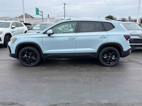 New 2026 Volkswagen Taos SEL image 3