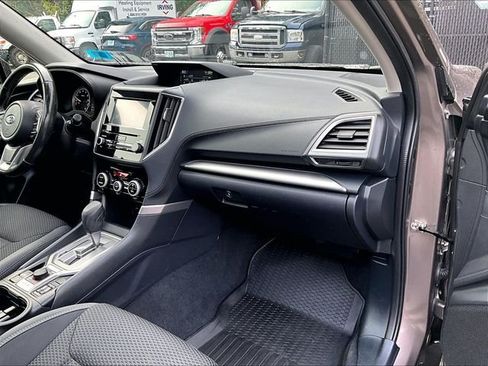 Used 2023 Subaru Forester Premium AWD/4WD image 17