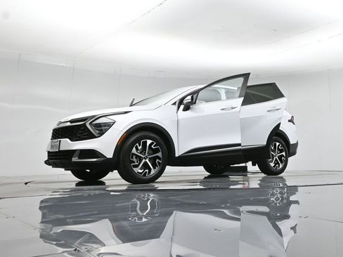 Used 2024 Kia Sportage EX image 49