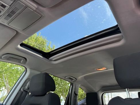 Used 2022 Honda CR-V EX image 2