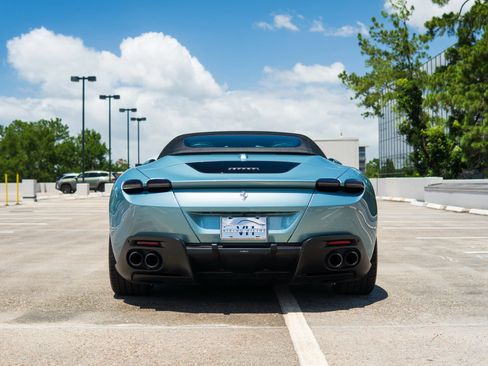 Used 2024 Ferrari Roma Spider RWD image 9
