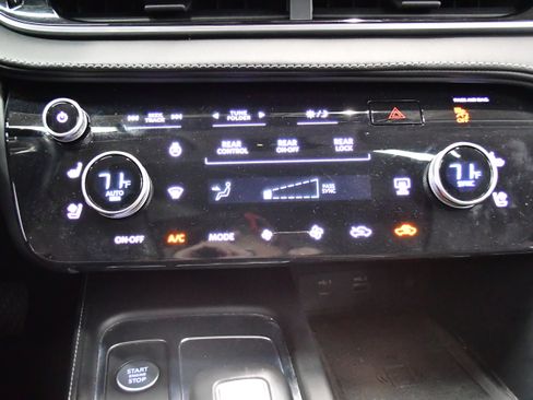 Used 2023 INFINITI QX60 Luxe w/ Performance Audio Package image 32