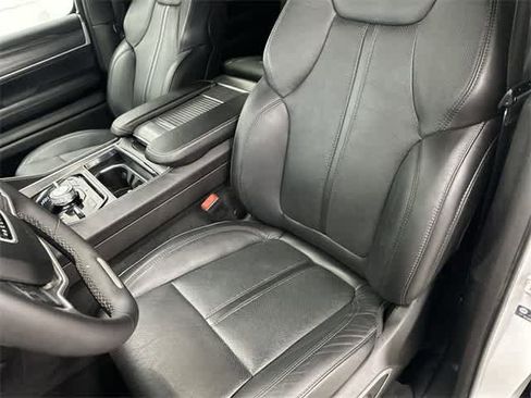 Used 2023 Jeep Wagoneer L Series III w/ Preferred Equipment Group image 10