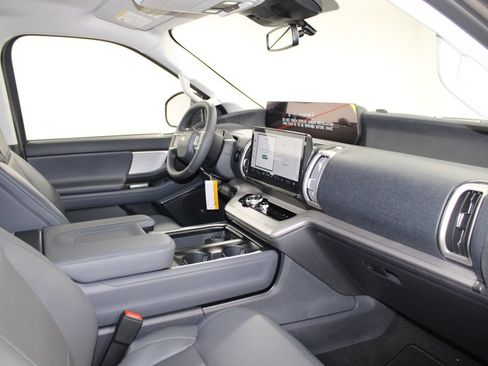 New 2026 Ford Expedition Active RWD image 31