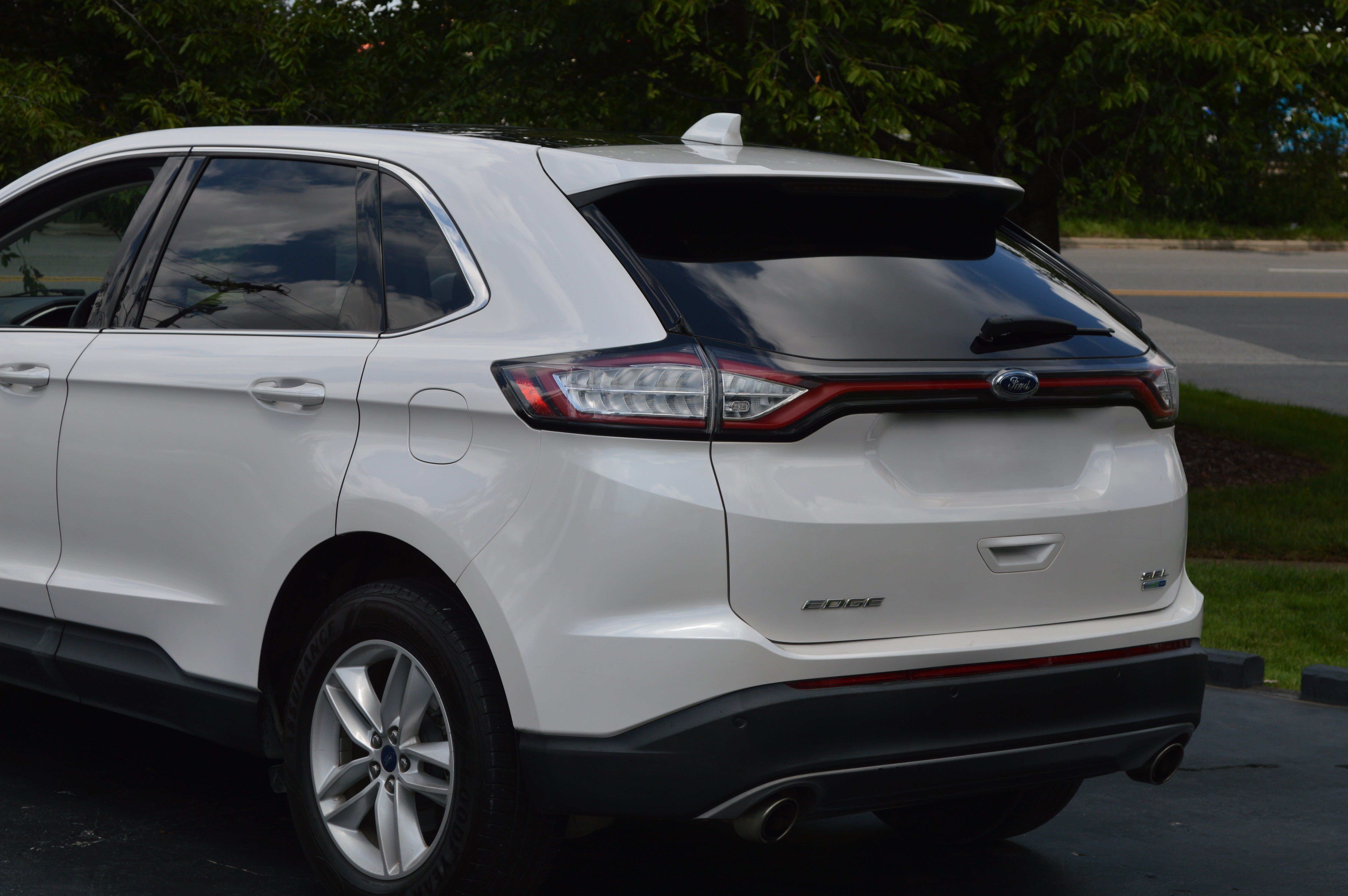 Used 2017 Ford Edge SEL w/ Equipment Group 201A AWD/4WD image 3