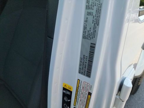 Used 2020 Jeep Gladiator Sport image 12