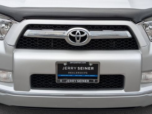 Used 2013 Toyota 4Runner SR5 w/ Convenience Pkg AWD/4WD image 9