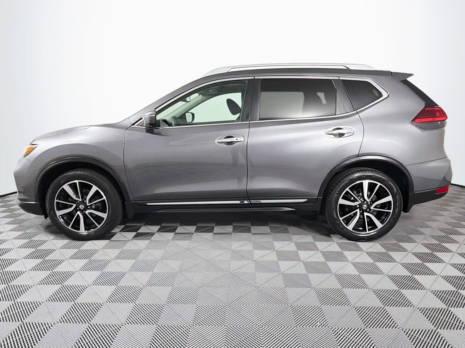 Used 2017 Nissan Rogue Platinum AWD/4WD image 7