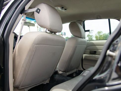 Used 2011 Ford Crown Victoria Police Interceptor RWD image 21