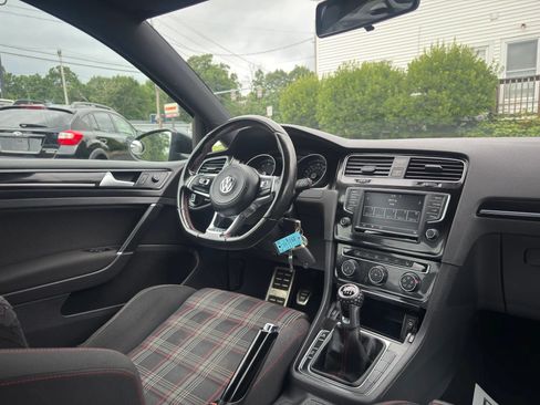 Used 2017 Volkswagen GTI S FWD image 31
