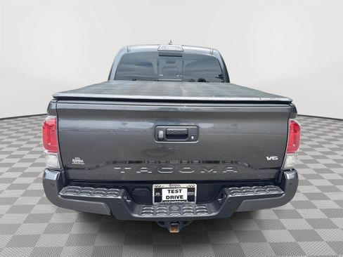 Used 2018 Toyota Tacoma Limited RWD image 7