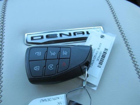 Used 2025 GMC Yukon Denali image 27
