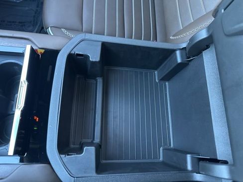 Used 2025 GMC Yukon Denali Ultimate w/ LPO, Floor Liner Package image 32