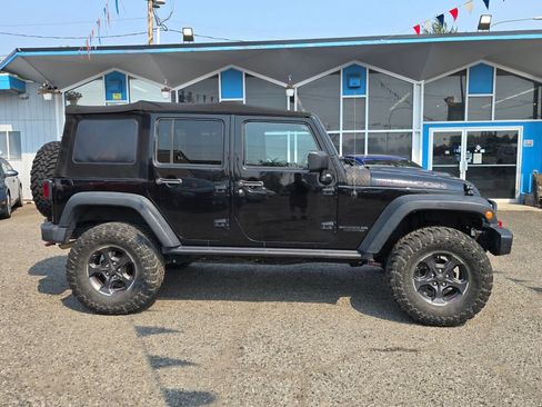 Used 2016 Jeep Wrangler Unlimited Rubicon AWD/4WD image 8