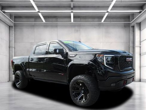Used 2024 GMC Sierra 1500 AT4 w/ Technology Package AWD/4WD image 1