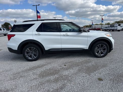 Used 2023 Ford Explorer XLT w/ Equipment Group 202A AWD/4WD image 7