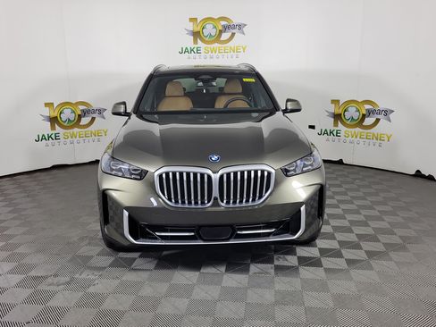 Used 2026 BMW X5 xDrive50e w/ Climate Comfort Package AWD/4WD image 2