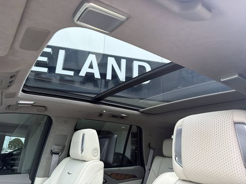 Certified 2023 Cadillac Escalade Premium Luxury Platinum AWD/4WD image 23