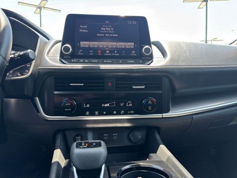 Used 2025 Nissan Rogue SV FWD image 17