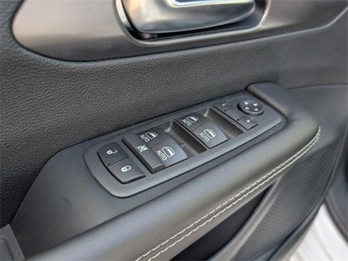 New 2026 Chrysler Pacifica Select image 16