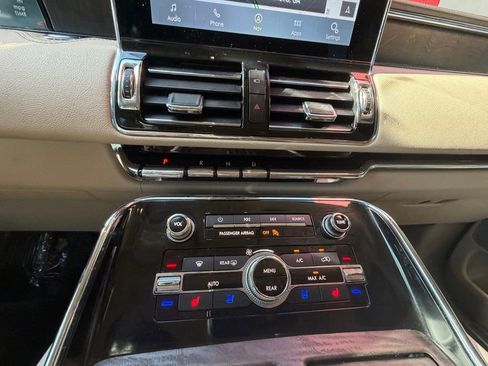 Used 2020 Lincoln Navigator Reserve w/ Equipment Group 208A Reserve AWD/4WD image 24