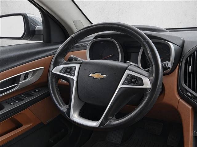 Used 2017 Chevrolet Equinox Premier w/ Enhanced Convenience Package AWD/4WD image 18