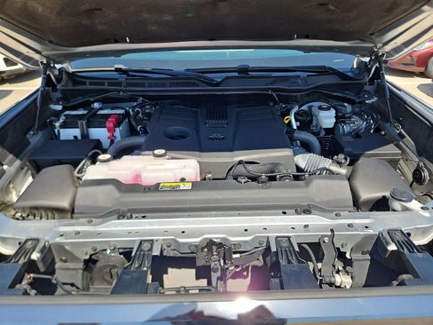 Used 2023 Toyota Tundra Platinum image 10