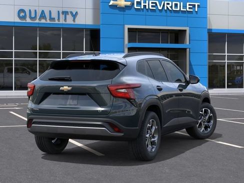 New 2026 Chevrolet Trax LT w/ Driver Confidence Package FWD image 4